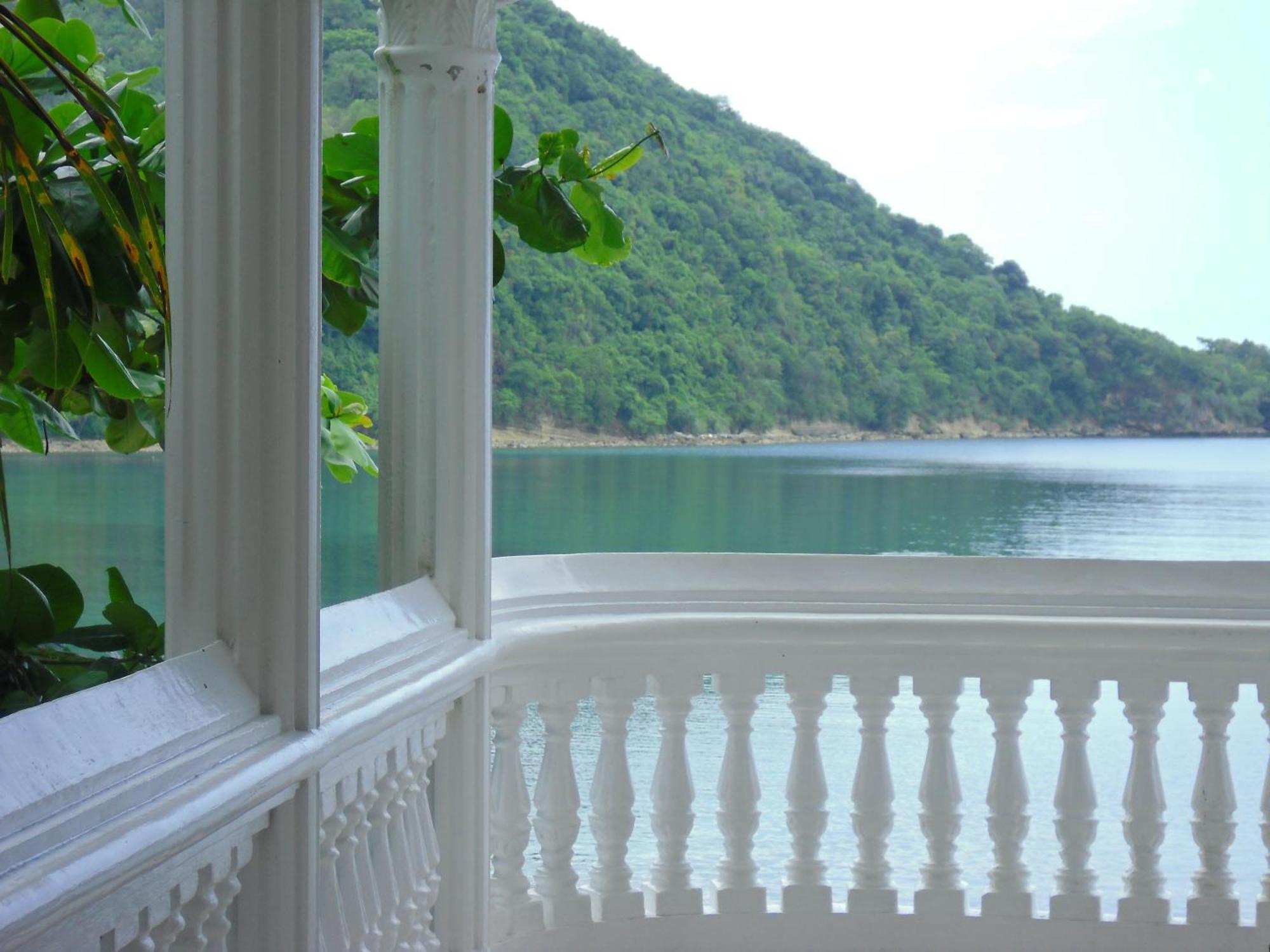 Blue Crystal Beach Resort Puerto Galera Exterior photo