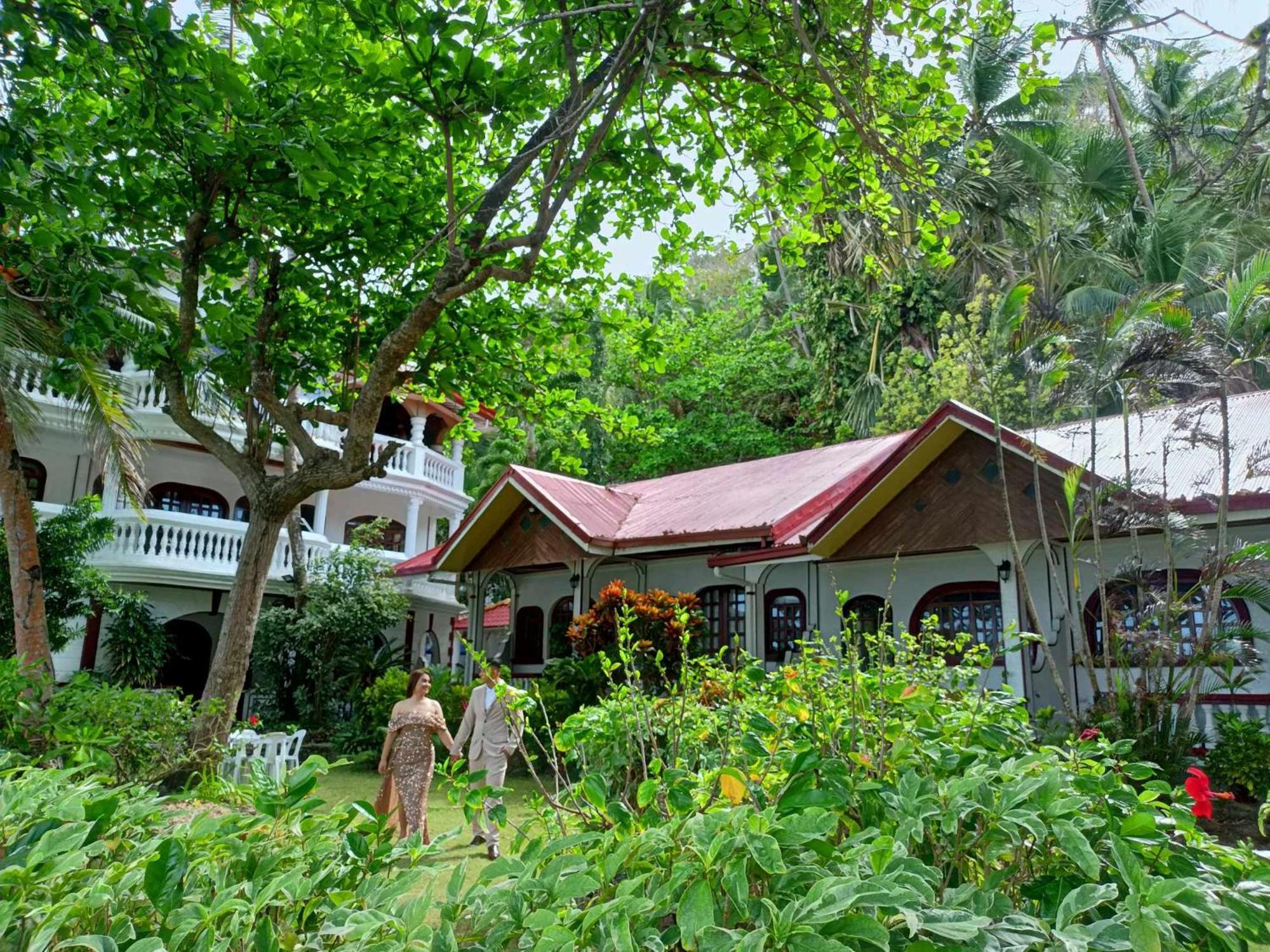 Blue Crystal Beach Resort Puerto Galera Exterior photo