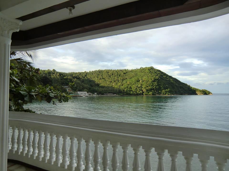 Blue Crystal Beach Resort Puerto Galera Exterior photo