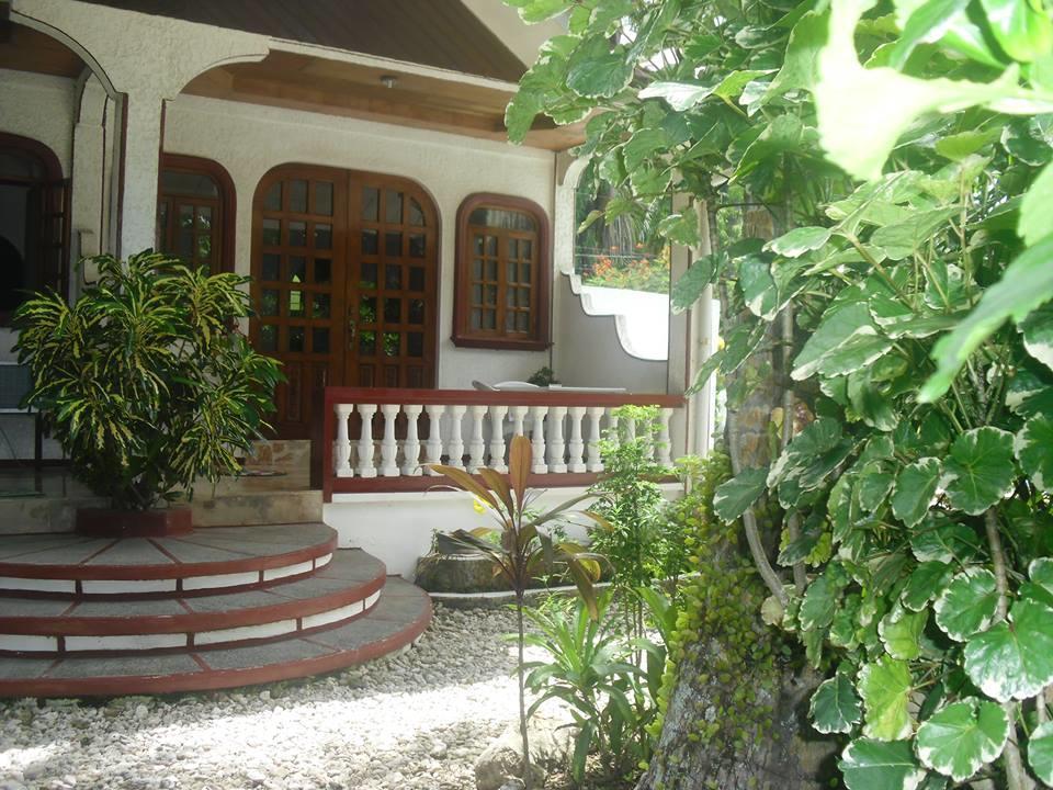 Blue Crystal Beach Resort Puerto Galera Exterior photo