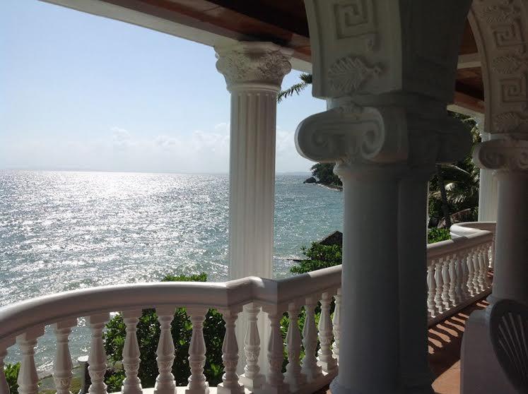 Blue Crystal Beach Resort Puerto Galera Exterior photo